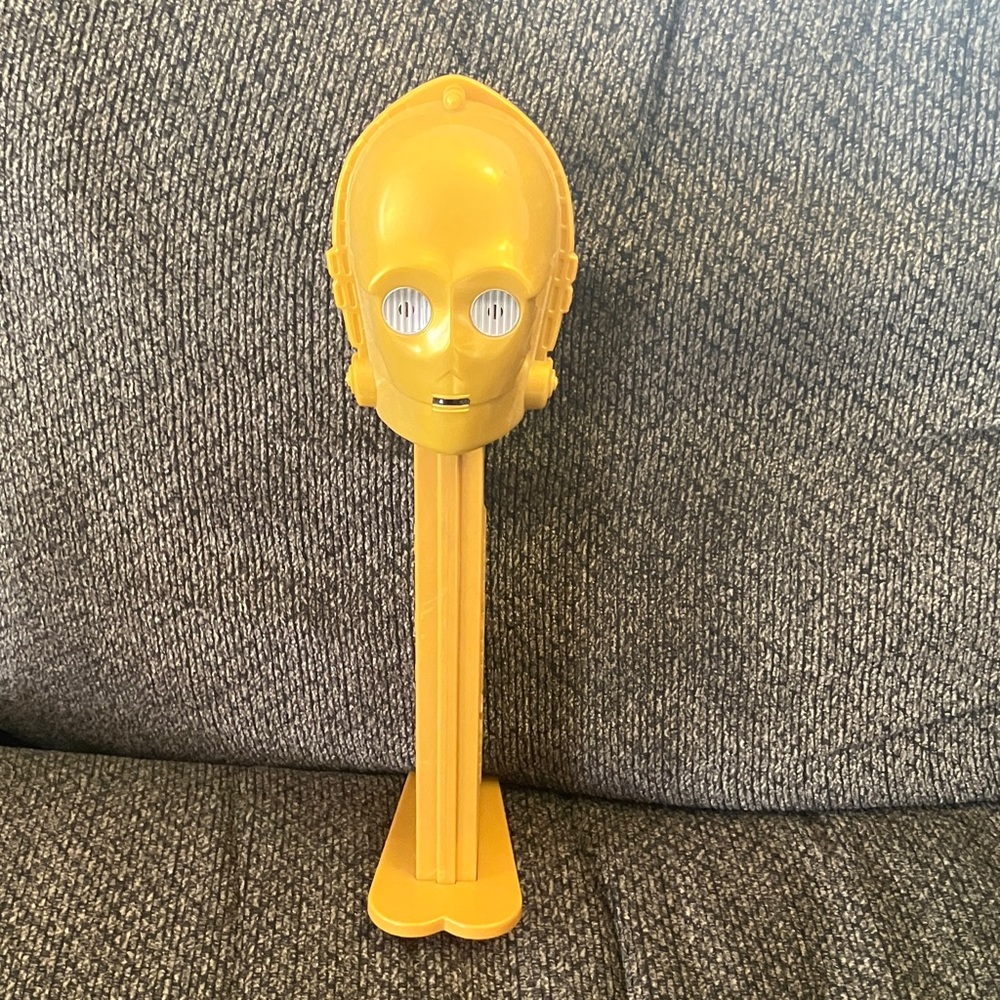 Star Wars C-3PO jumbo sized Pez dispenser in gold/yellow with sound!